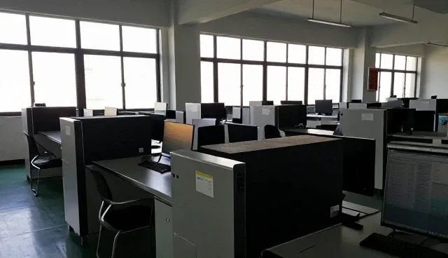 域名选型中的性能考量与适用场景分析
